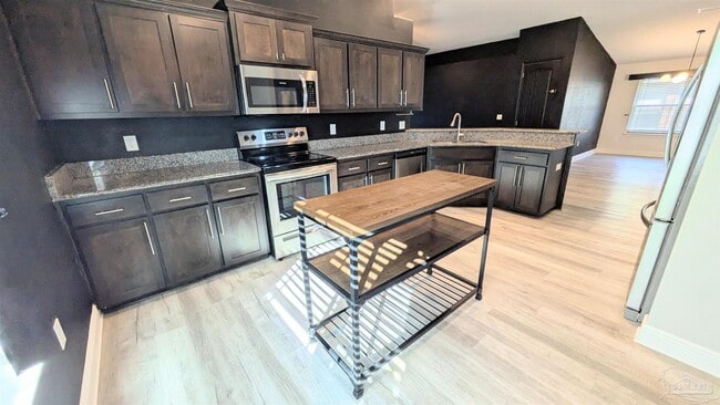 Building Photo - 4417 Fiske St