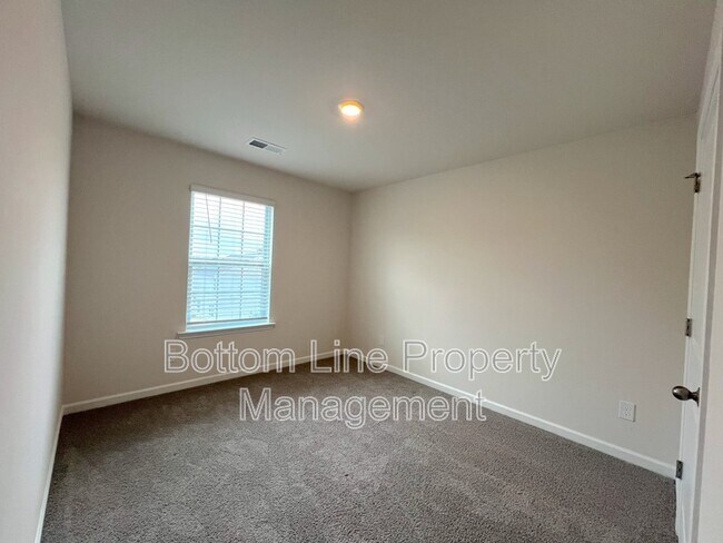 Building Photo - 1603 Blue Velvet Ln