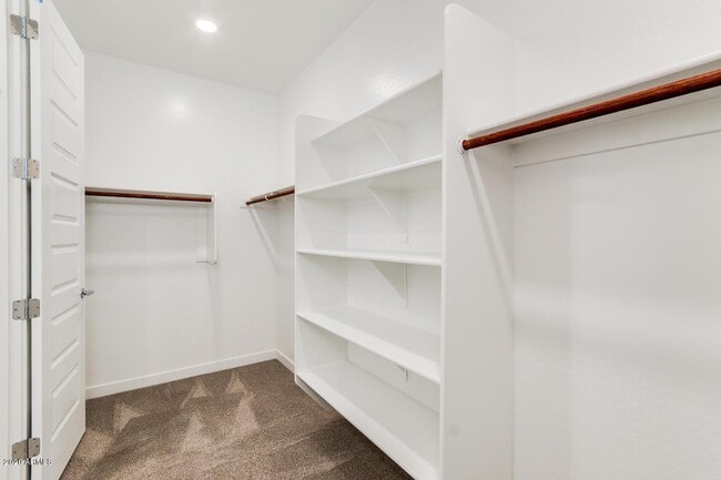 Building Photo - 1070 E Marlin Dr