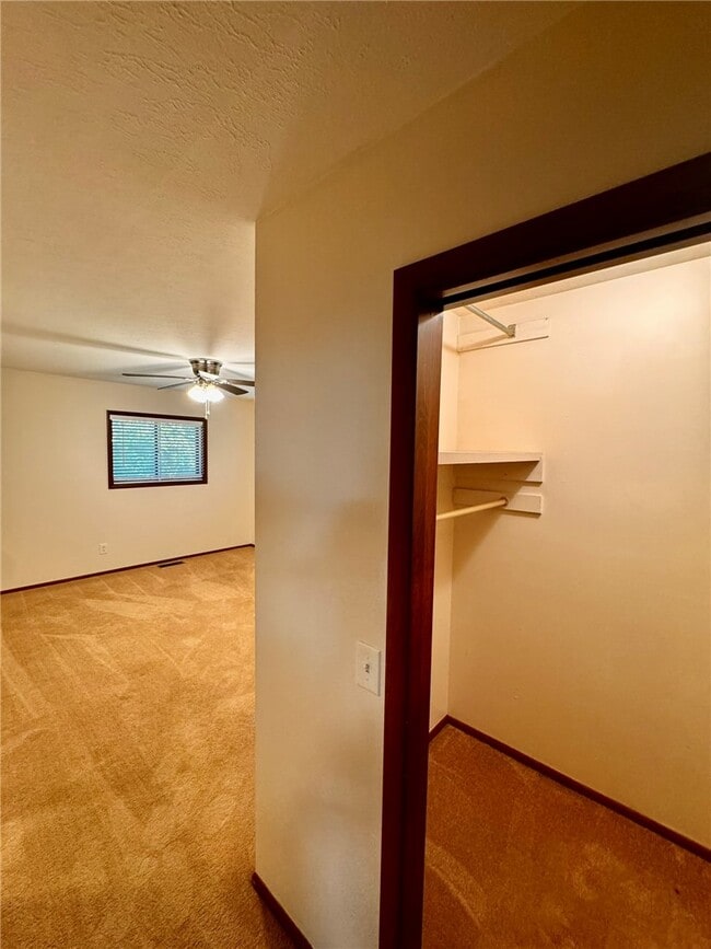 Building Photo - 9108 Bluff Dr