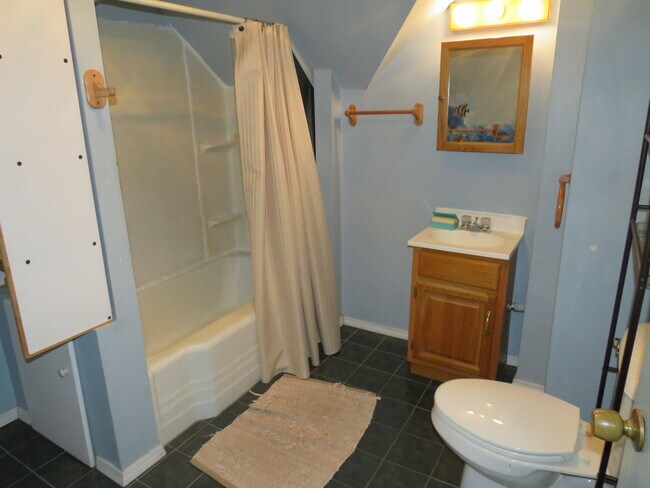 Building Photo - 2002 Cottage Ave