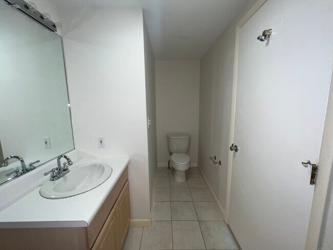 Building Photo - 1132 Windward Rd
