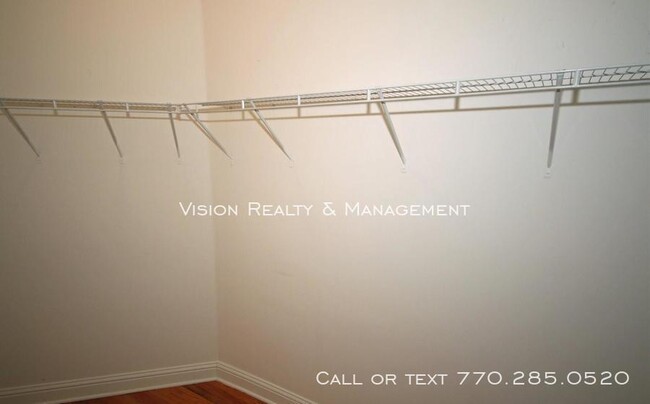 Building Photo - 829 Clifton Heights Ln.- Luxury Townhome