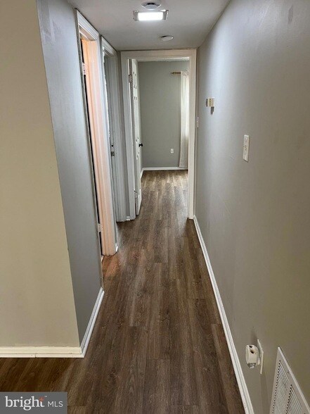 Building Photo - 12211 Stevenson Ct