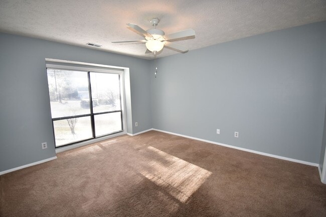 Building Photo - Coming Soon! 2 Bedroom and 2 Bath Condo (No Pets)