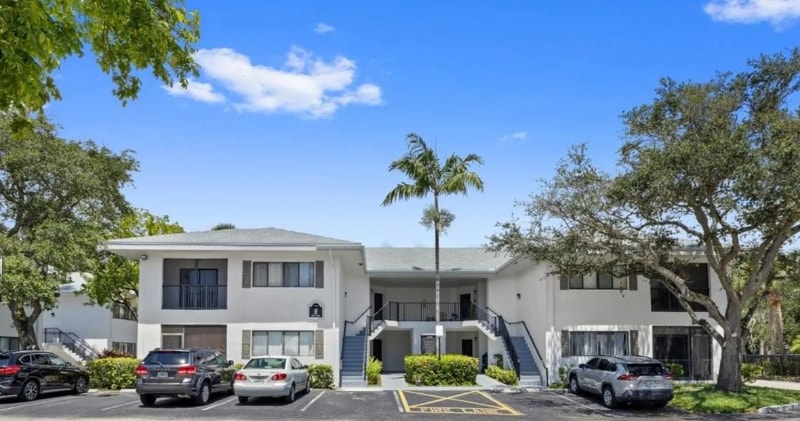 Building Photo - 2445 SW 18th Terrace