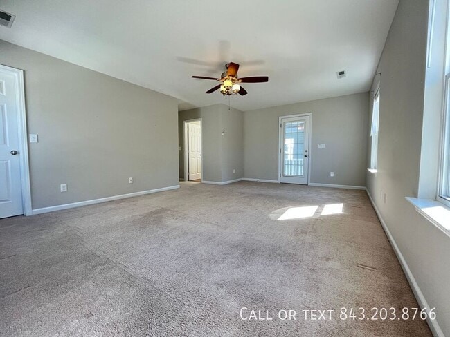 Building Photo - 214 Recess Dr