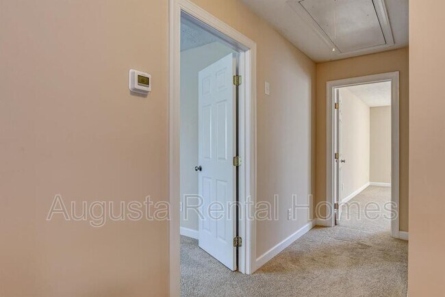 Building Photo - 1644 Jamestown Ave
