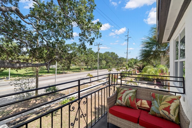 Building Photo - 511 16th St S