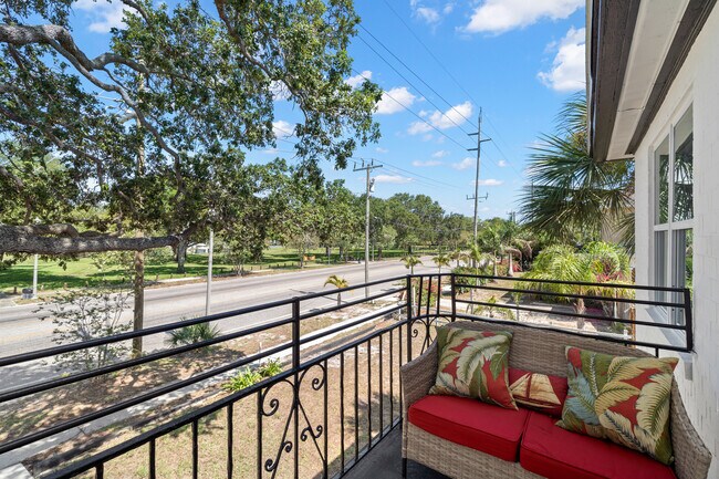 Building Photo - 511 16th St S