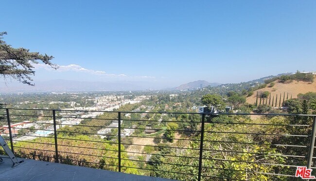 Building Photo - 4218 Vanetta Dr