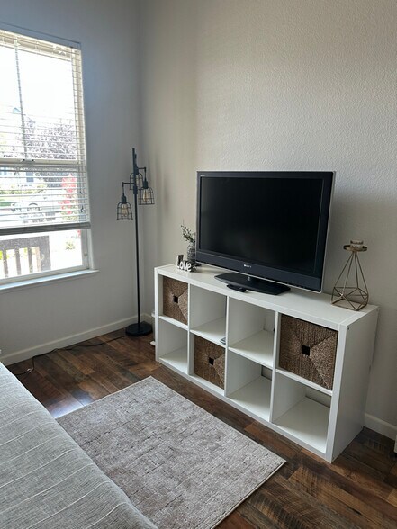 Building Photo - 202 Kayla Pl