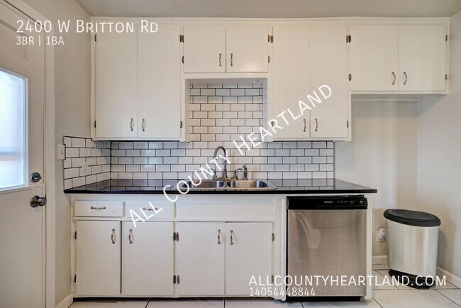 Building Photo - 2400 W Britton Rd