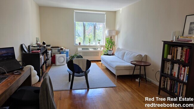 Building Photo - 35 Vernon St