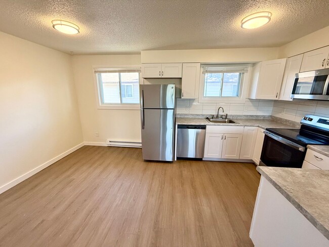 Building Photo - 4950-4956 Basswood Drive