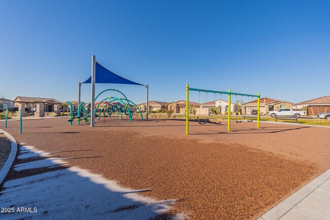 Building Photo - 5524 S Dillon Cir