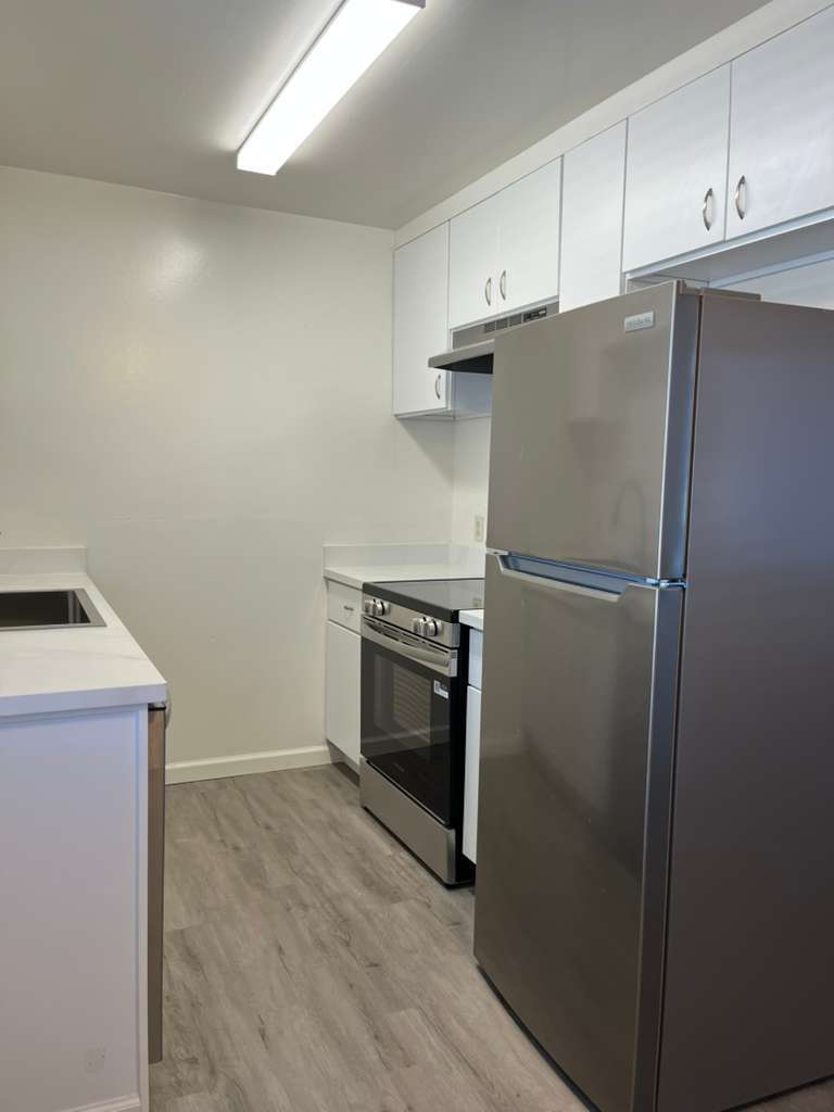 Building Photo - 1015 W Olive Ave