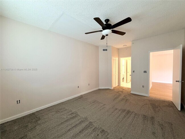 Building Photo - 6984 SW 39th St