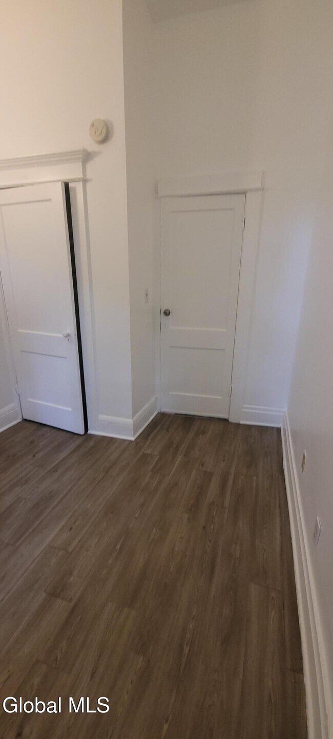 Building Photo - 9 St Joseph's Terrace