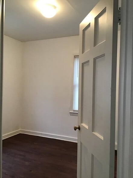 Building Photo - 1417 Lincoln Dr
