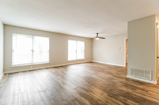 Building Photo - 62 Cliffwood Cir