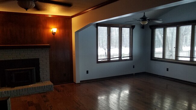 Building Photo - 5049 Babbitt Rd