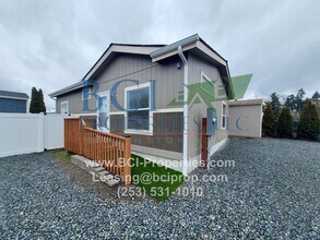 Building Photo - BRAND NEW 2 BEDROOM, 1 BATH!!!