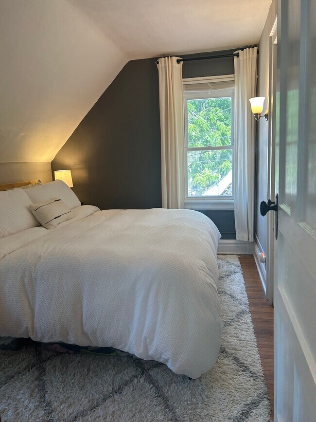 Building Photo - 421 Ashland Ave