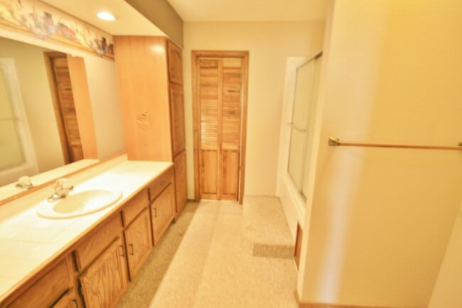 Building Photo - 3 Bed 2 Bath Home in Zia School District!