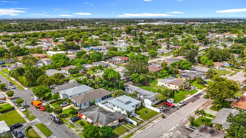 Building Photo - 401 NW 16th Ave