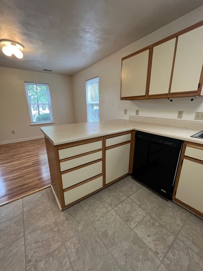 Building Photo - Rutherford 3 Bedroom 3 Bath with Den Town ...