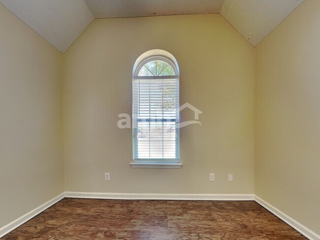 Building Photo - 1406 Siskin Dr