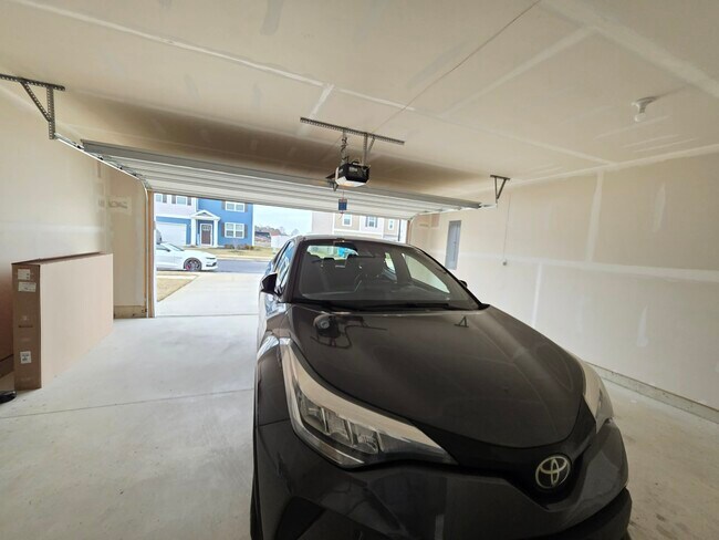 Building Photo - 1120 Wintermead Lp