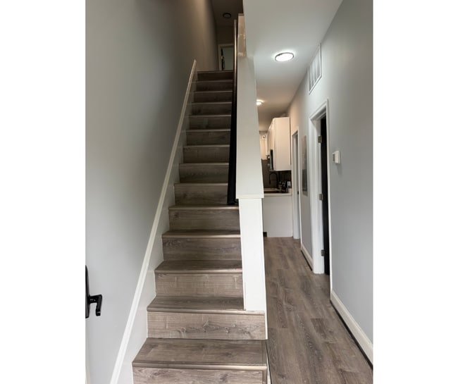 Building Photo - 1106 N Lakewood-1A AVAILABLE $650 1A