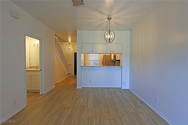 Building Photo - 10039 Poppy Hill Dr