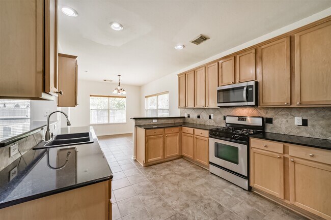 Building Photo - 315 Willow Pointe Dr
