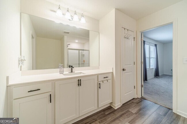 Building Photo - 222 Knightsbridge Ln