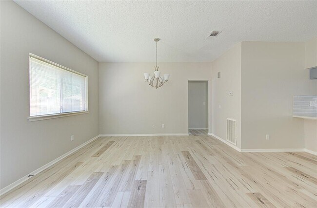 Building Photo - 4407 Alamo Ave