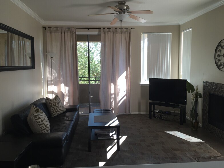 Building Photo - 7009 E Acoma Dr