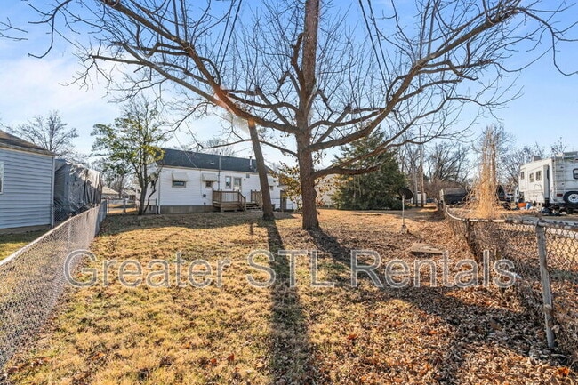 Building Photo - 3 Venetia Ct