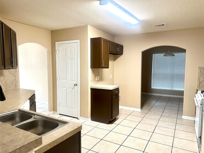 Building Photo - 19618 Lighthouse Scene Ln