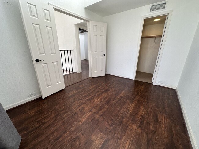 Building Photo - Point South Mountain; Located in the highly desirable Point South Mountain Community, resort styl...