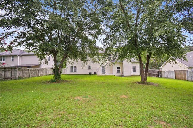 Building Photo - 2224 Eagles Nest Cir