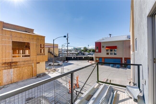 Building Photo - 254 Tower St