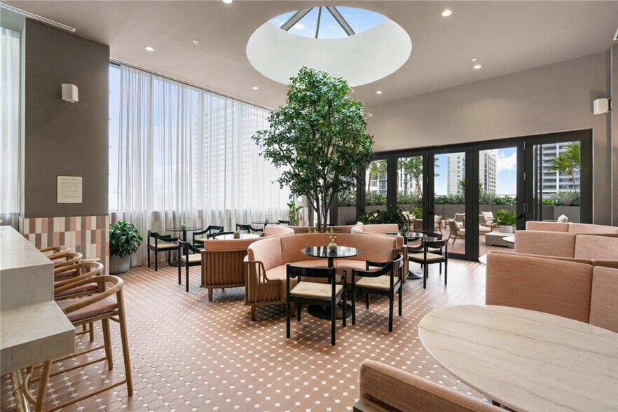 Building Photo - 601 N Miami Ave