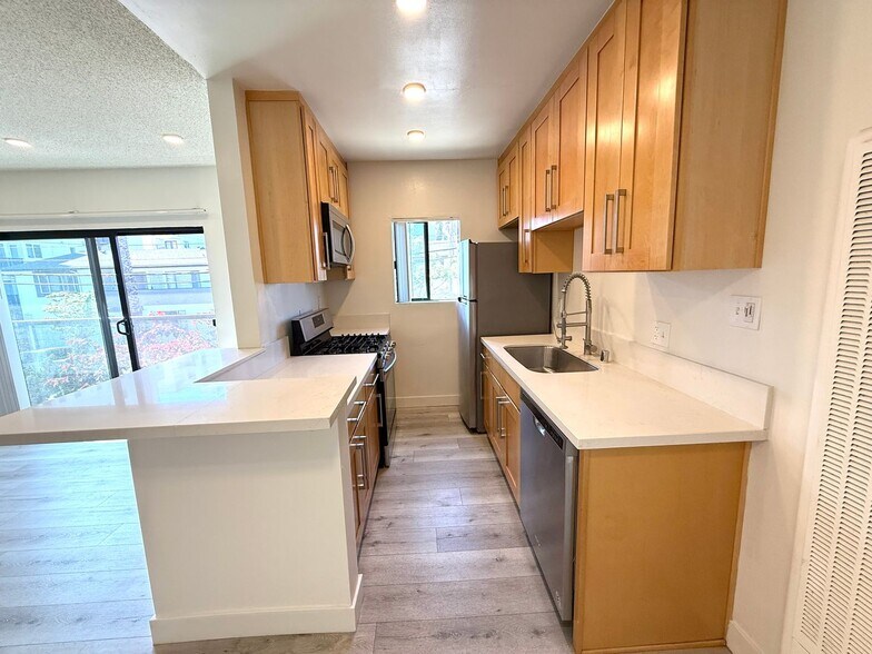 Building Photo - 3601 Keystone Av
