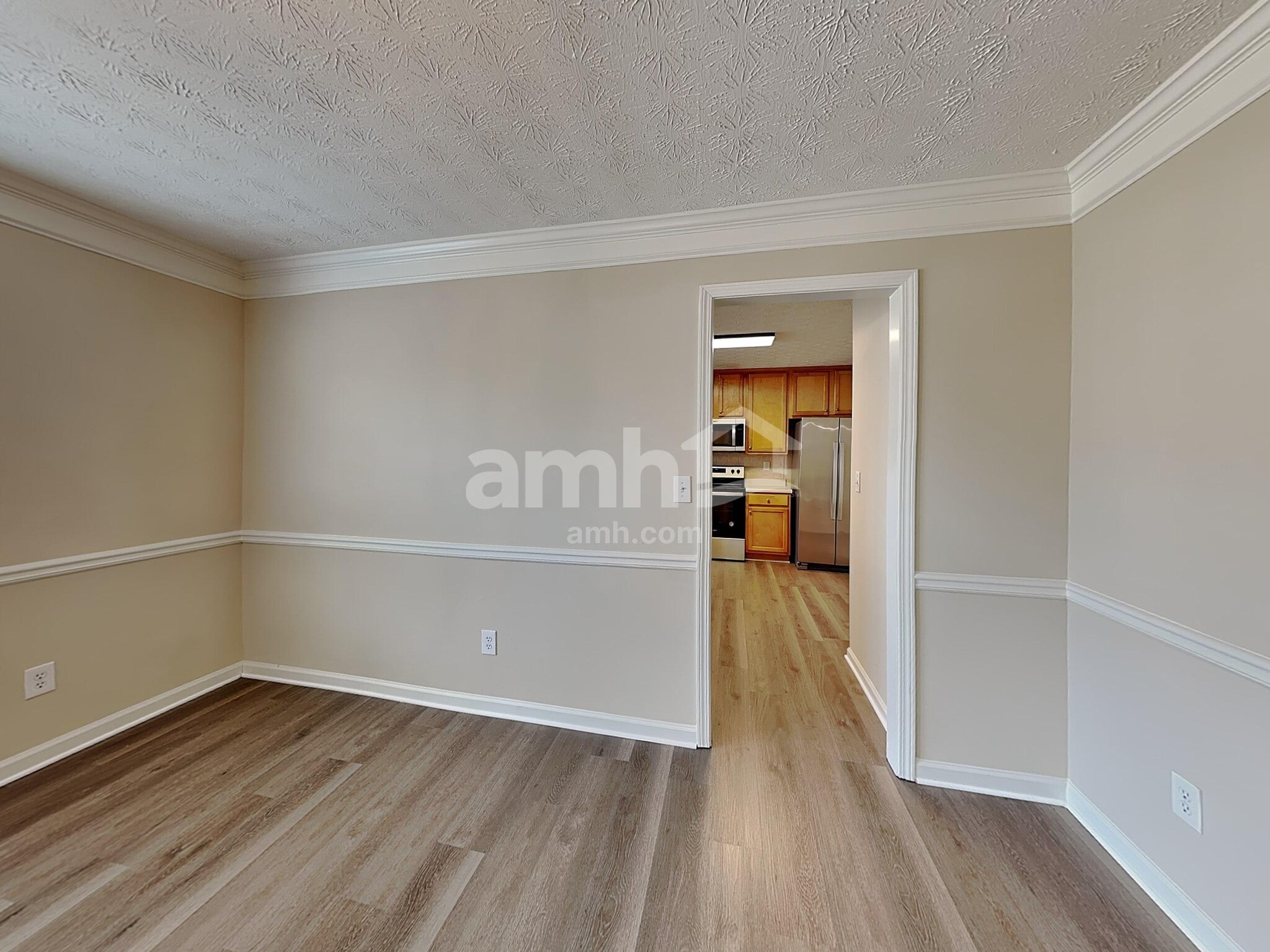 Building Photo - 1302 River Club Dr NE