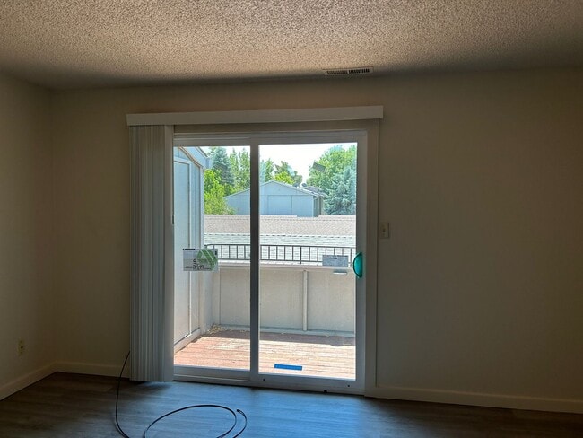 Building Photo - 400 N Saliman Rd