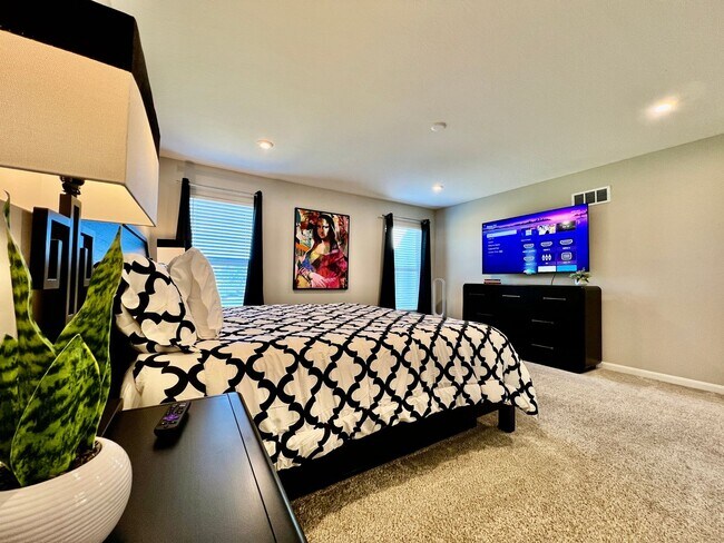 Building Photo - Fully Furnished Executive Miamisburg Home