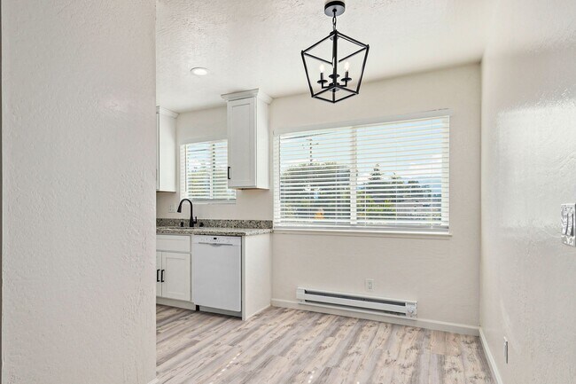 Building Photo - 1507 Brookvale Dr